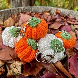 🎃 ORANGE Crochet Pumpkin Keychain/Bag Charm